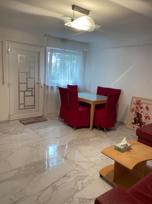 Apt. Sims Bei Stuttgart Flughafen/Metzingen 2-6 Person 스타인브론 외부 사진